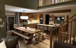 Stunning Muskoka Waterfront Retreat with Year-Round Adventure - Huntsville, Canada