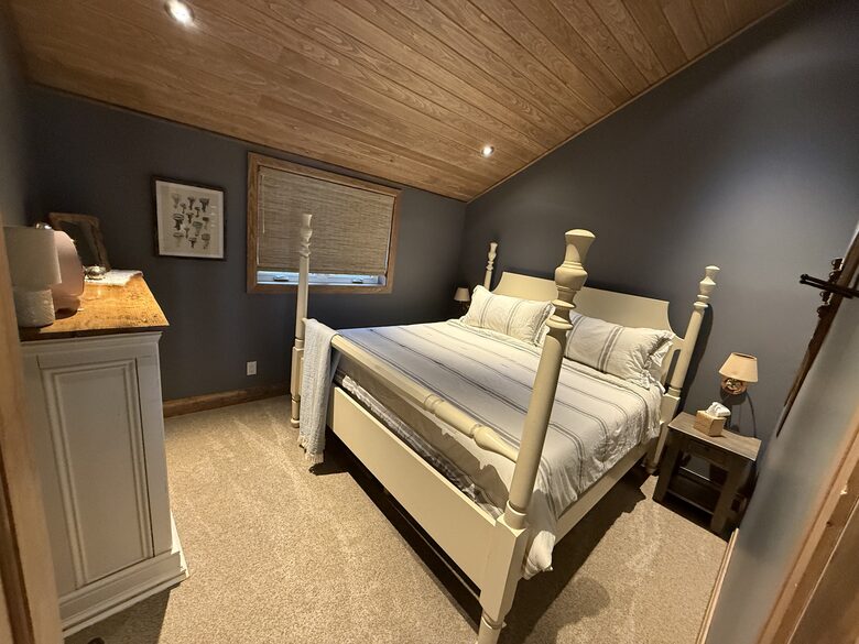 Stunning Muskoka Waterfront Retreat with Year-Round Adventure - Huntsville, Canada