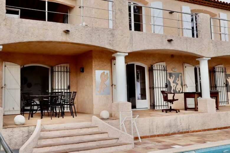 Panoramic Saint-Tropez Gulf Views & Sophisticated Design - Roquebrune-sur-Argens, France