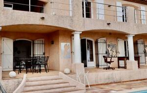 Panoramic Saint-Tropez Gulf Views & Sophisticated Design - Roquebrune-sur-Argens, France