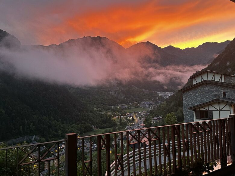 Three-Bedroom Apartment with Pyrenees Panorama - Arinsal, Andorra