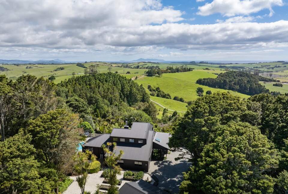 Forest Estate Retreat Minutes from Tara iti and Te Arai Links Golf - Te Arai, New Zealand
