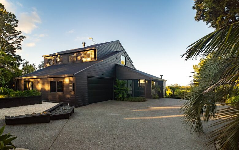 Forest Estate Retreat Minutes from Tara iti and Te Arai Links Golf - Te Arai, New Zealand