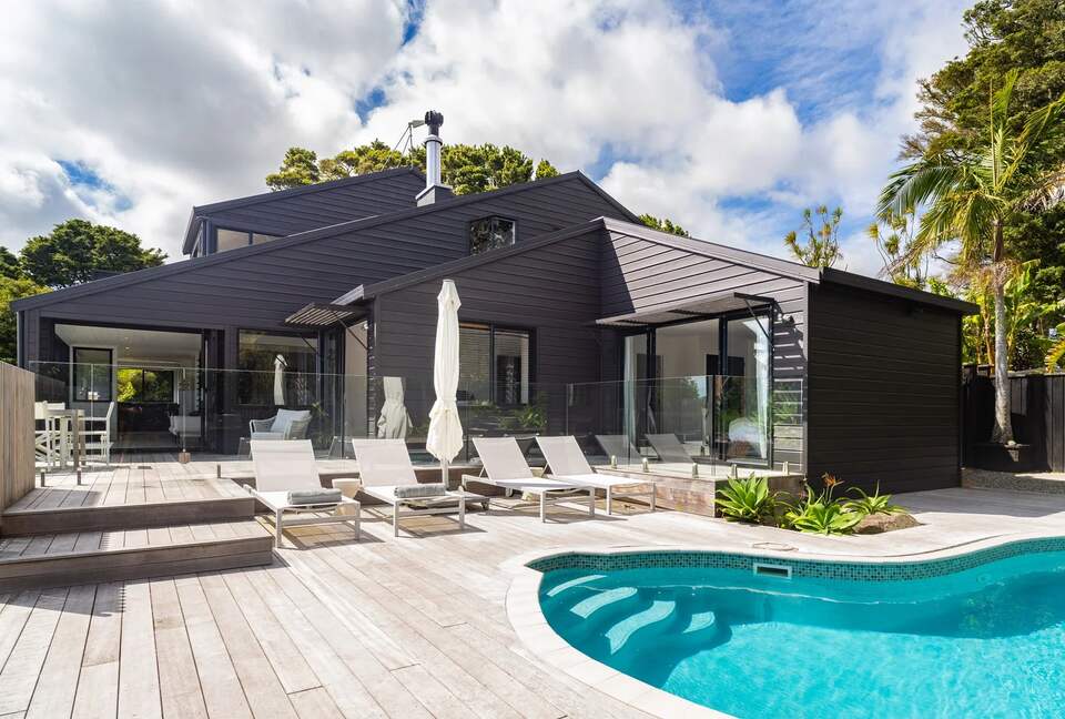 Forest Estate Retreat Minutes from Tara iti and Te Arai Links Golf - Te Arai, New Zealand