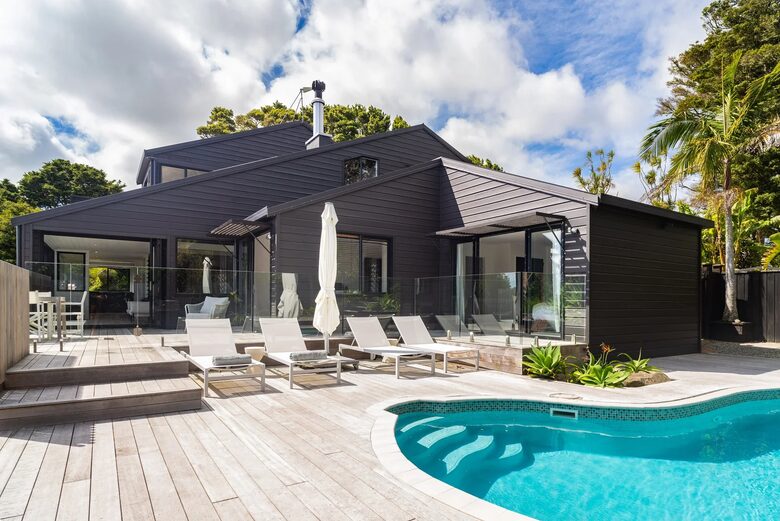 Forest Estate Retreat Minutes from Tara iti and Te Arai Links Golf - Te Arai, New Zealand