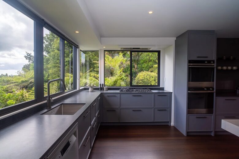 Forest Estate Retreat Minutes from Tara iti and Te Arai Links Golf - Te Arai, New Zealand