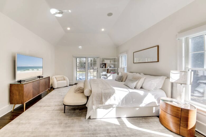 Private Pool Estate Minutes from East Hampton Village and Sag Harbor - East Hampton, New York