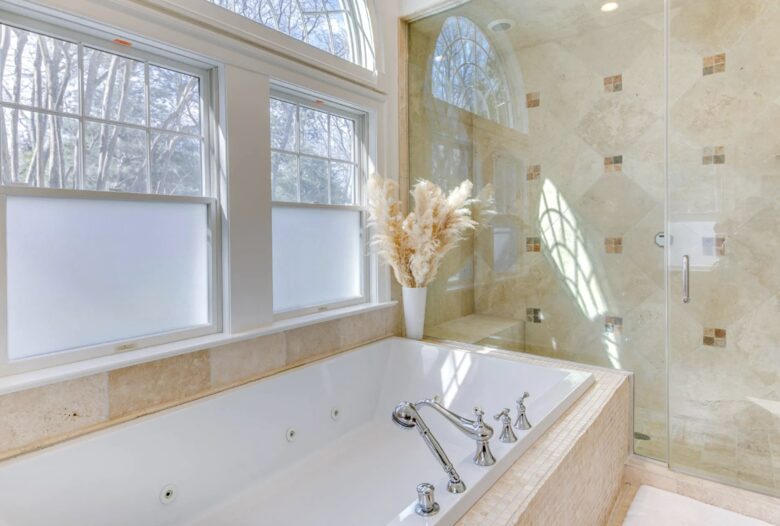 Private Pool Estate Minutes from East Hampton Village and Sag Harbor - East Hampton, New York