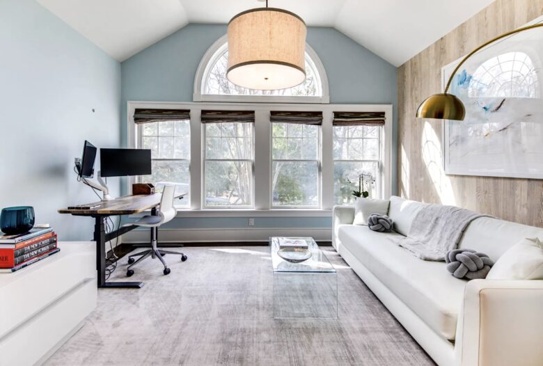 Private Pool Estate Minutes from East Hampton Village and Sag Harbor - East Hampton, New York