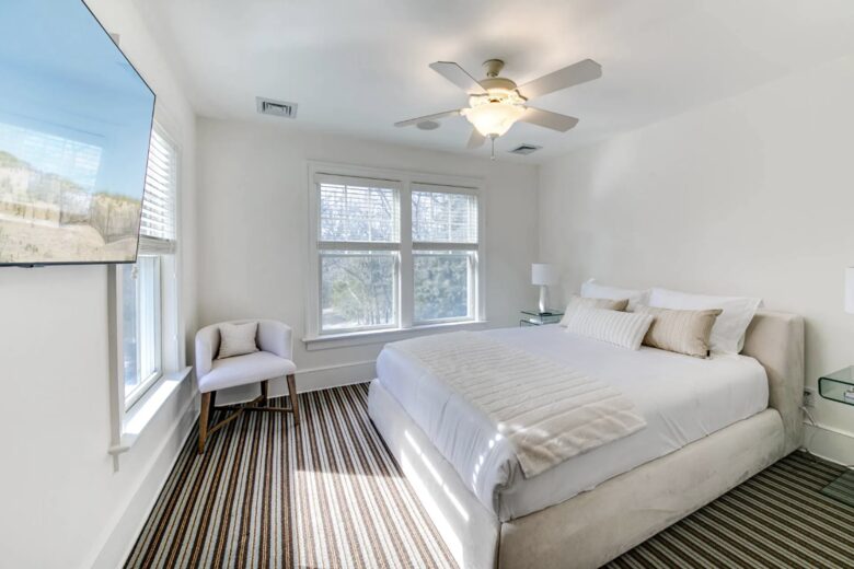 Private Pool Estate Minutes from East Hampton Village and Sag Harbor - East Hampton, New York