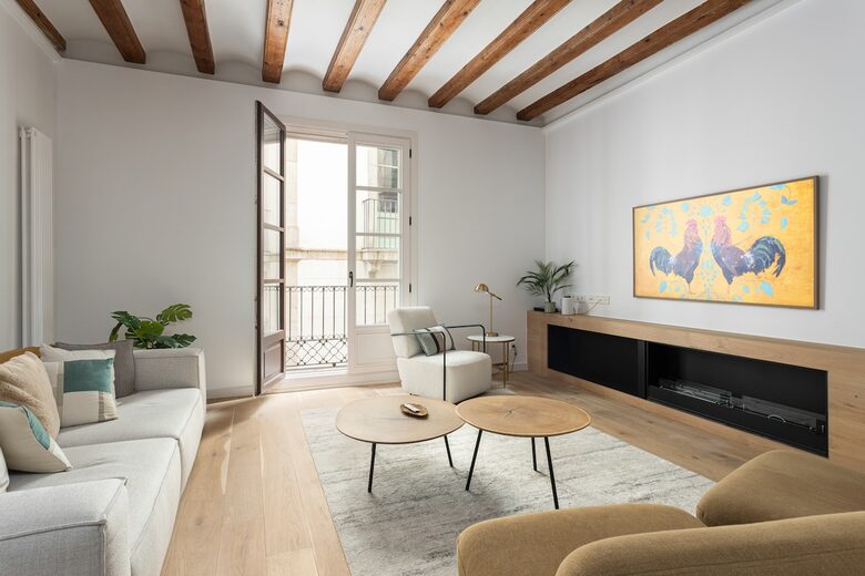 Stylish Historic Flat Steps from Barcelona’s Waterfront - Barcelona, Spain