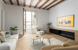 Stylish Historic Flat Steps from Barcelona’s Waterfront - Barcelona, Spain