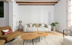 Stylish Historic Flat Steps from Barcelona’s Waterfront - Barcelona, Spain