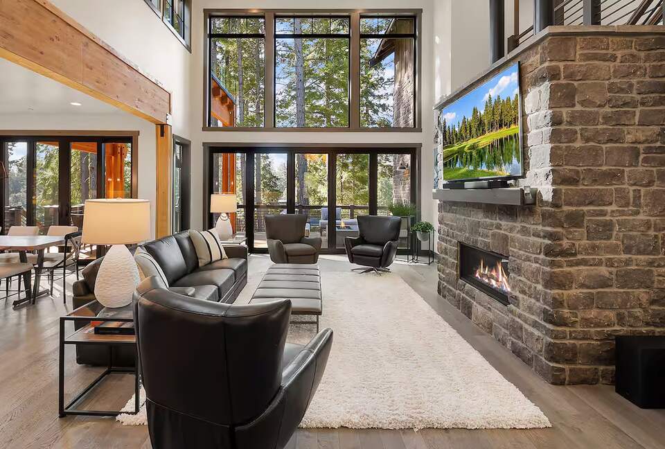 Luxury Suncadia Mountain Retreat with Hot Tub & Game Room - Cle Elum, Washington