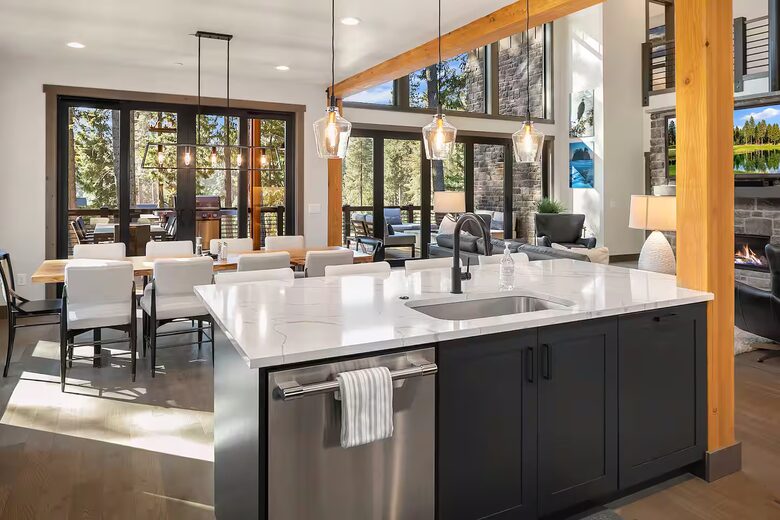 Luxury Suncadia Mountain Retreat with Hot Tub & Game Room - Cle Elum, Washington