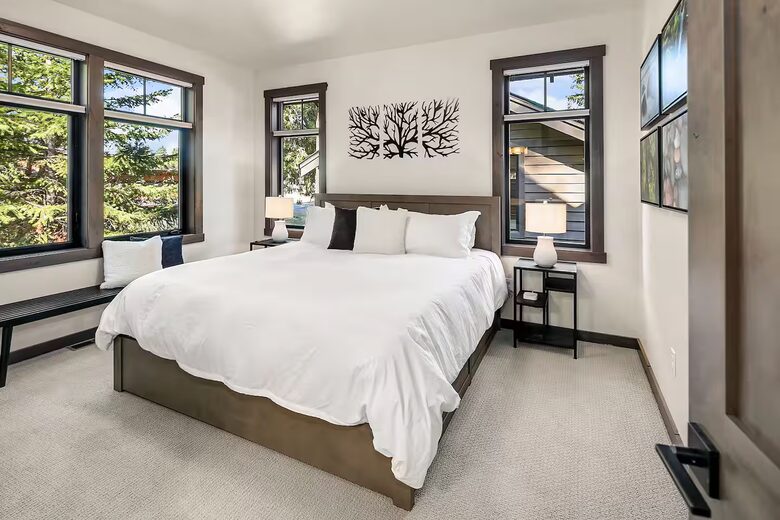 Luxury Suncadia Mountain Retreat with Hot Tub & Game Room - Cle Elum, Washington