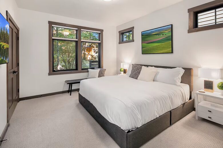 Luxury Suncadia Mountain Retreat with Hot Tub & Game Room - Cle Elum, Washington