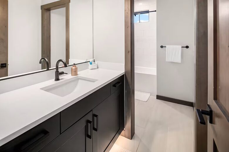 Luxury Suncadia Mountain Retreat with Hot Tub & Game Room - Cle Elum, Washington