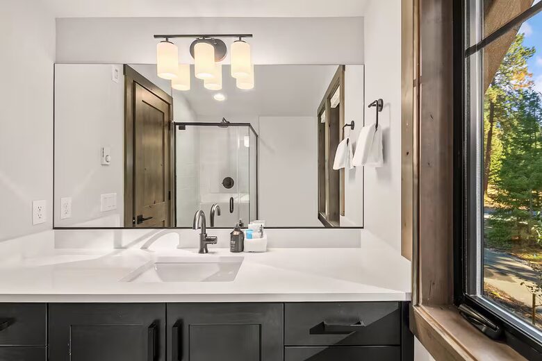 Luxury Suncadia Mountain Retreat with Hot Tub & Game Room - Cle Elum, Washington