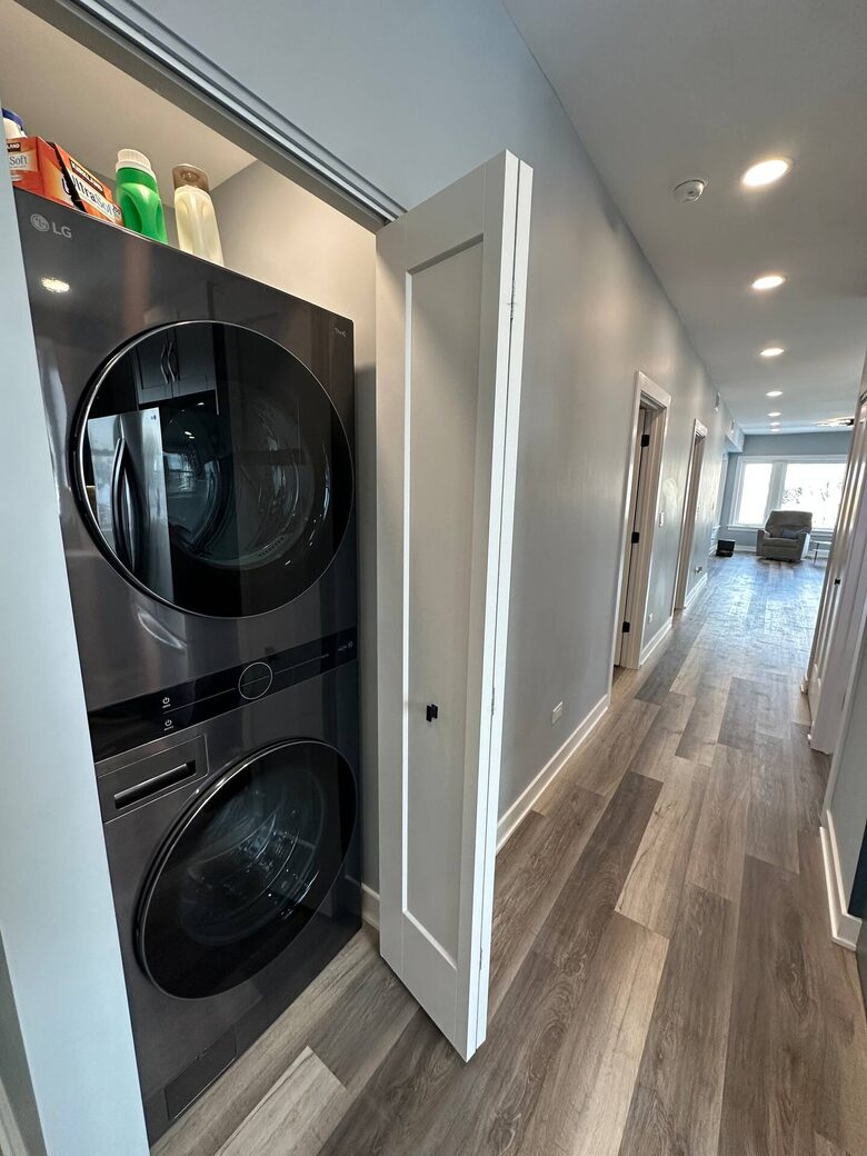 Quiet Chicago Getaway Near Portage Park - Chicago, Illinois