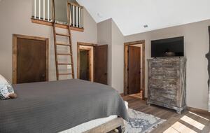 Mountain Luxury Steps from Sunday River Resort - Newry, Maine