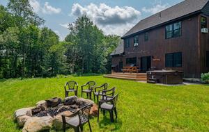 Mountain Luxury Steps from Sunday River Resort - Newry, Maine