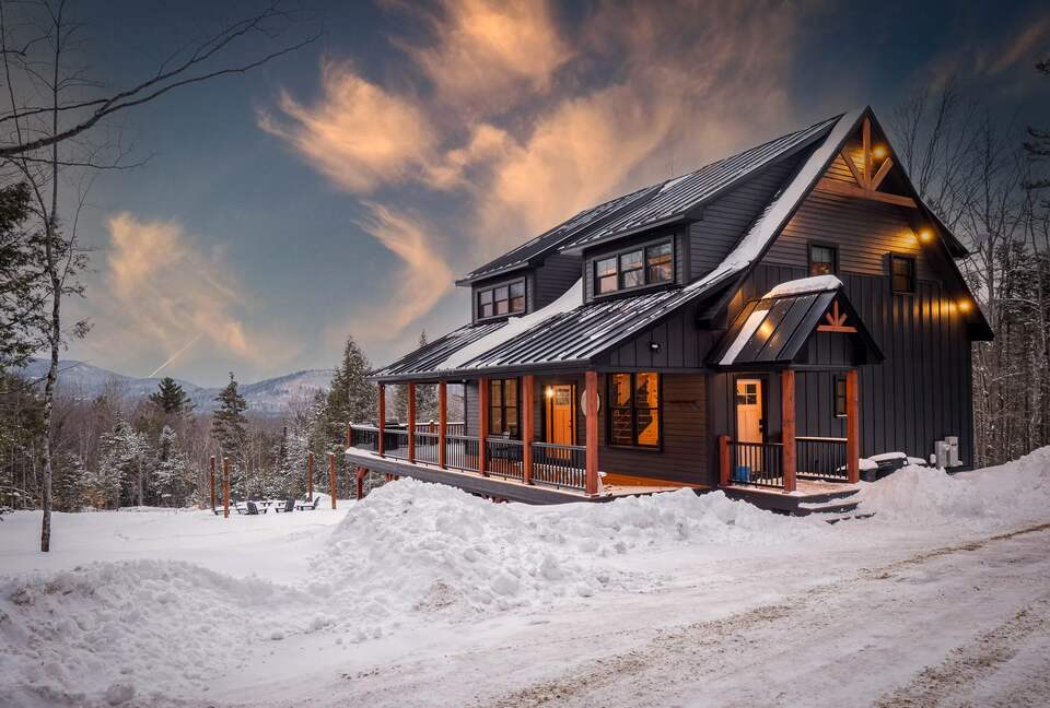 Modern Rustic Chalet Near Sunday River - Newry, Maine