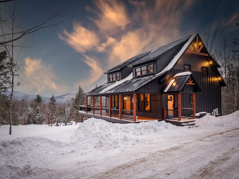 Modern Rustic Chalet Near Sunday River - Newry, Maine