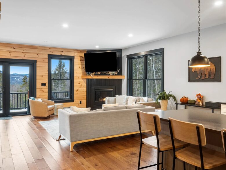 Modern Rustic Chalet Near Sunday River - Newry, Maine