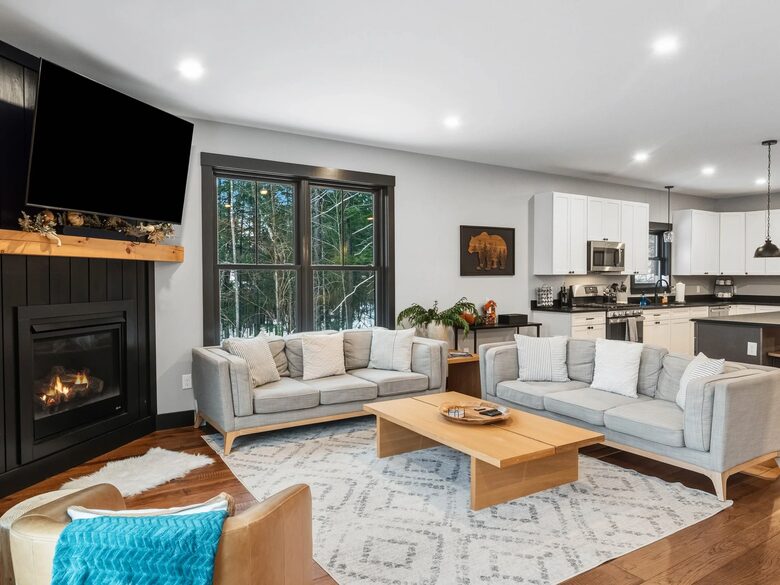 Modern Rustic Chalet Near Sunday River - Newry, Maine