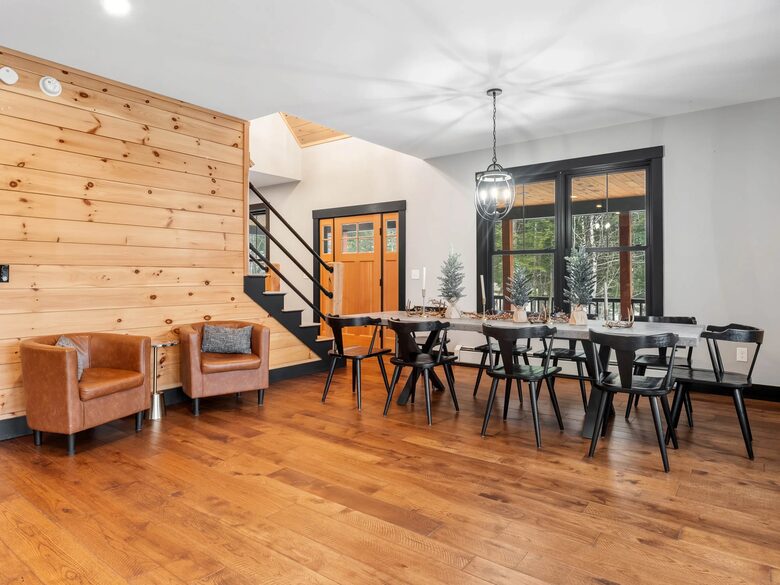 Modern Rustic Chalet Near Sunday River - Newry, Maine