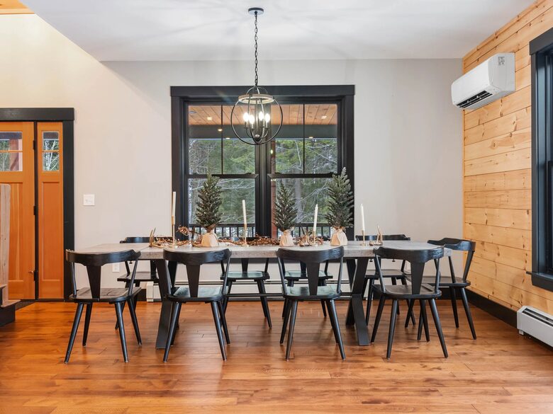 Modern Rustic Chalet Near Sunday River - Newry, Maine