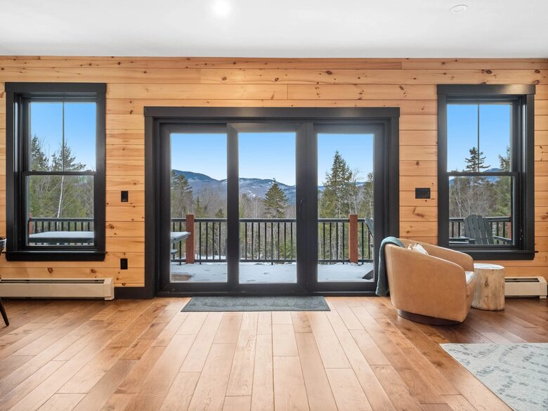 Modern Rustic Chalet Near Sunday River - Newry, Maine