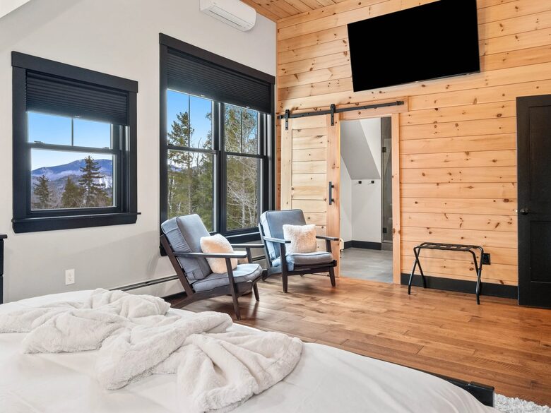 Modern Rustic Chalet Near Sunday River - Newry, Maine