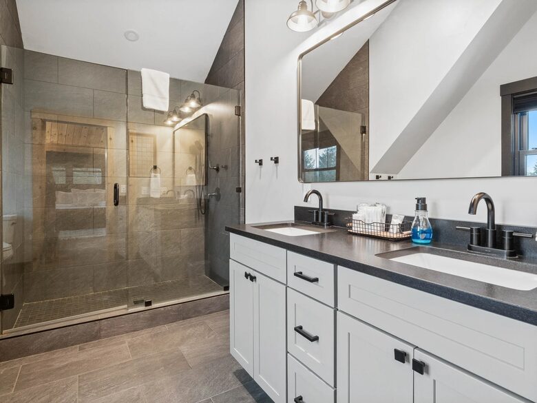 Modern Rustic Chalet Near Sunday River - Newry, Maine