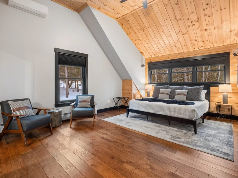 Modern Rustic Chalet Near Sunday River - Newry, Maine