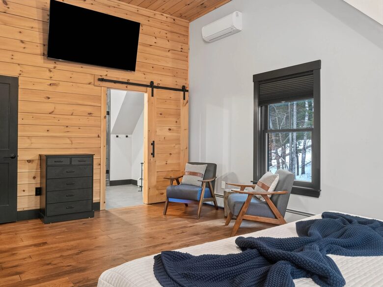 Modern Rustic Chalet Near Sunday River - Newry, Maine