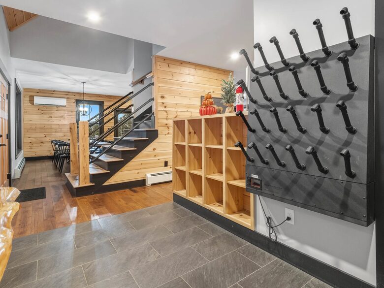 Modern Rustic Chalet Near Sunday River - Newry, Maine