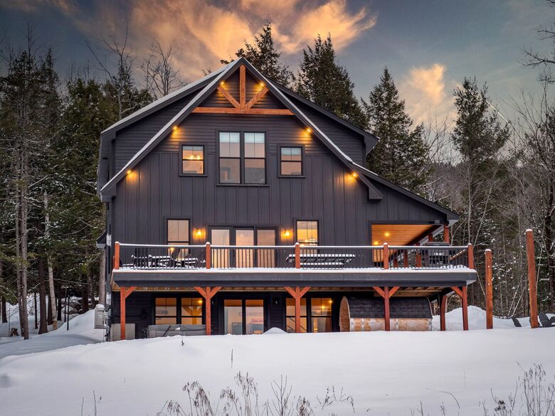 Modern Rustic Chalet Near Sunday River - Newry, Maine