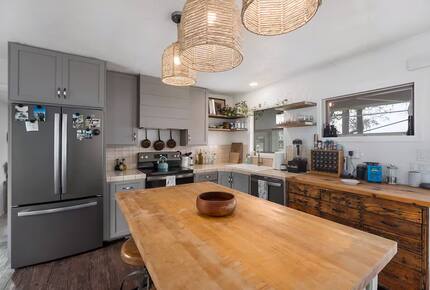 Texas Hill Country Lake Escape with Panoramic Water Views - McQueeney, Texas