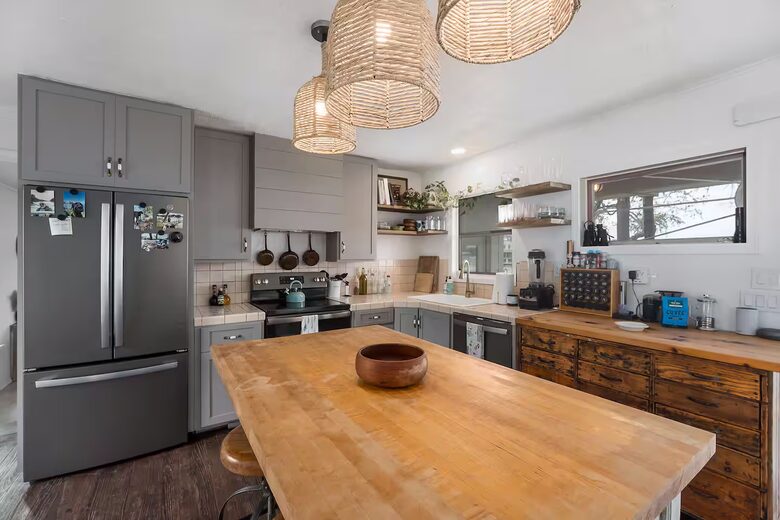 Texas Hill Country Lake Escape with Panoramic Water Views - McQueeney, Texas