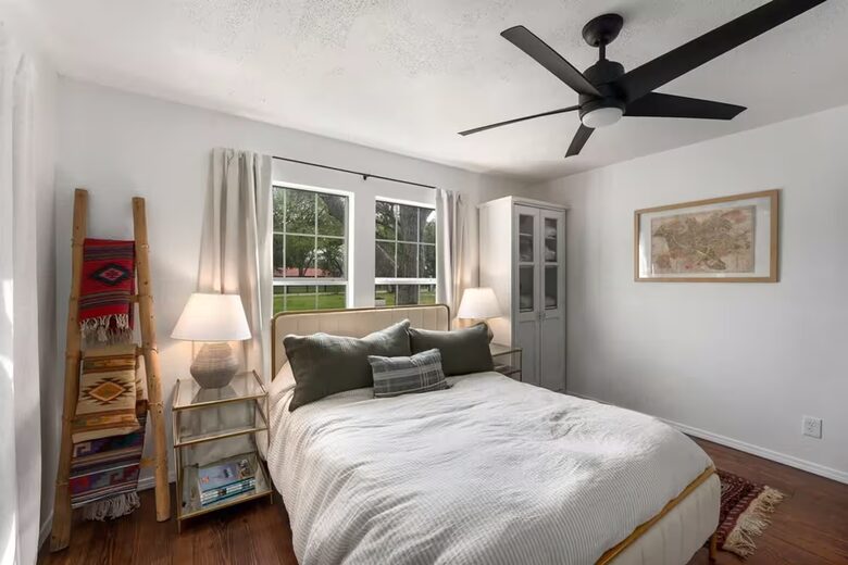 Texas Hill Country Lake Escape with Panoramic Water Views - McQueeney, Texas