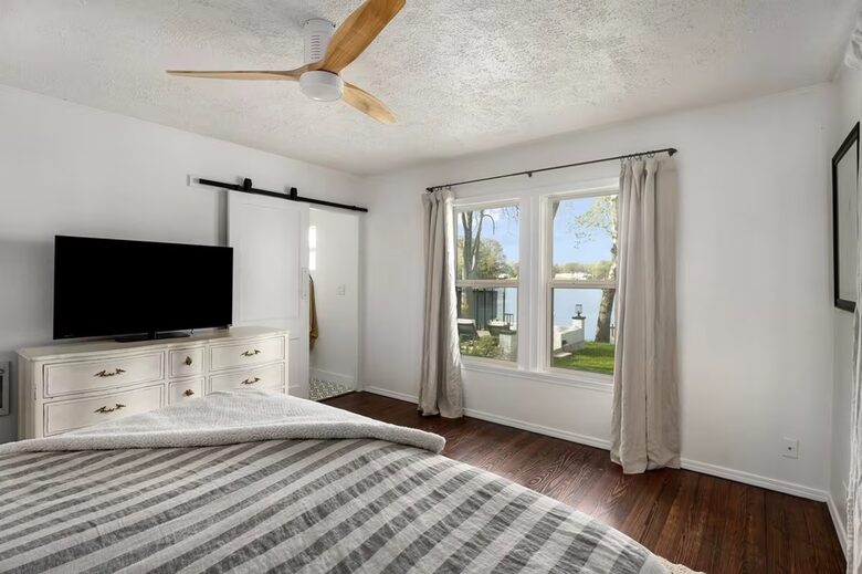 Texas Hill Country Lake Escape with Panoramic Water Views - McQueeney, Texas