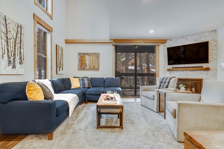 Northstar Village Townhouse Walkable to Ski Slopes and Recreation Center - Truckee, California