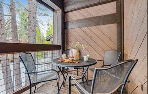 Northstar Village Townhouse Walkable to Ski Slopes and Recreation Center - Truckee, California