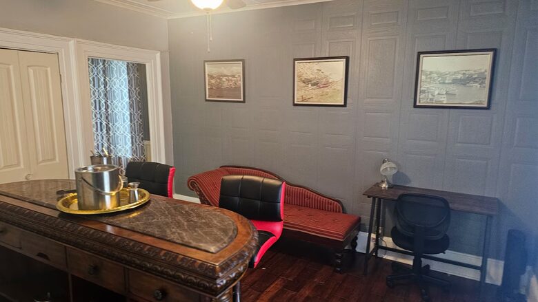 Bemister's Manor Historic Home - Victoria, Canada