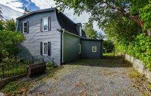 Bemister's Manor Historic Home - Victoria, Canada