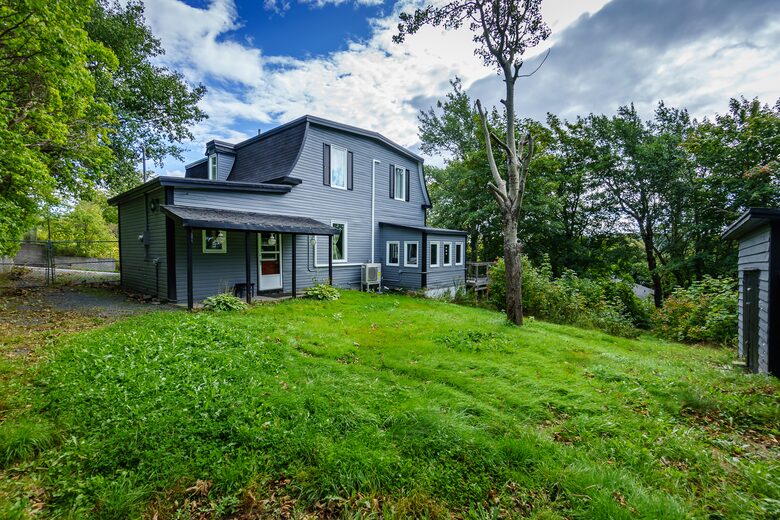 Bemister's Manor Historic Home - Victoria, Canada