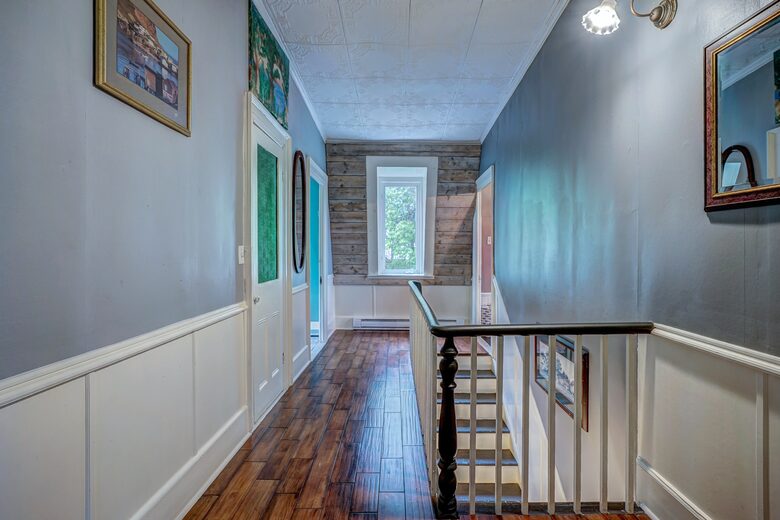 Bemister's Manor Historic Home - Victoria, Canada