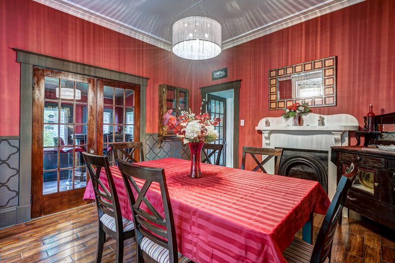 Bemister's Manor Historic Home - Victoria, Canada